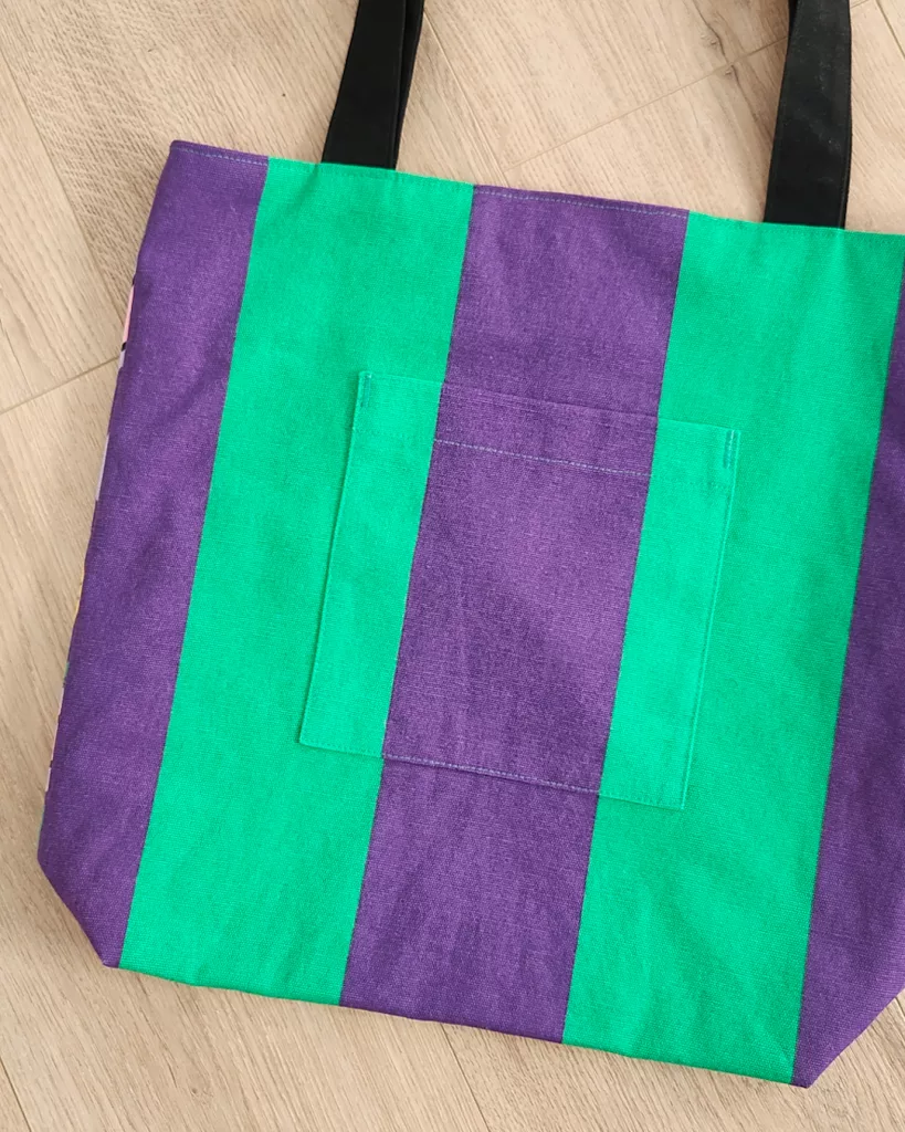 DIY Tote Bag with Lining and Zipper Pocket | The Sewing Things Blog