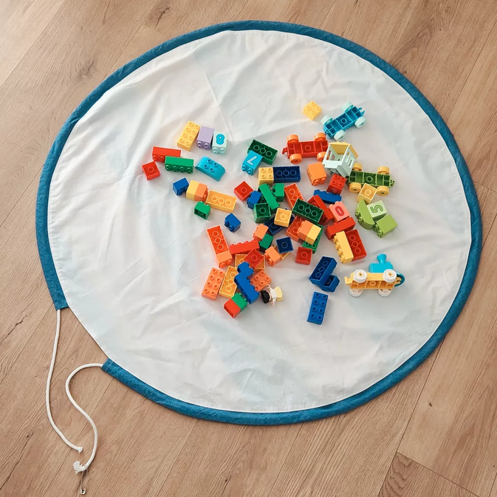 Lego Playmat & Bag Sewing Tutorial | The Sewing Things Blog