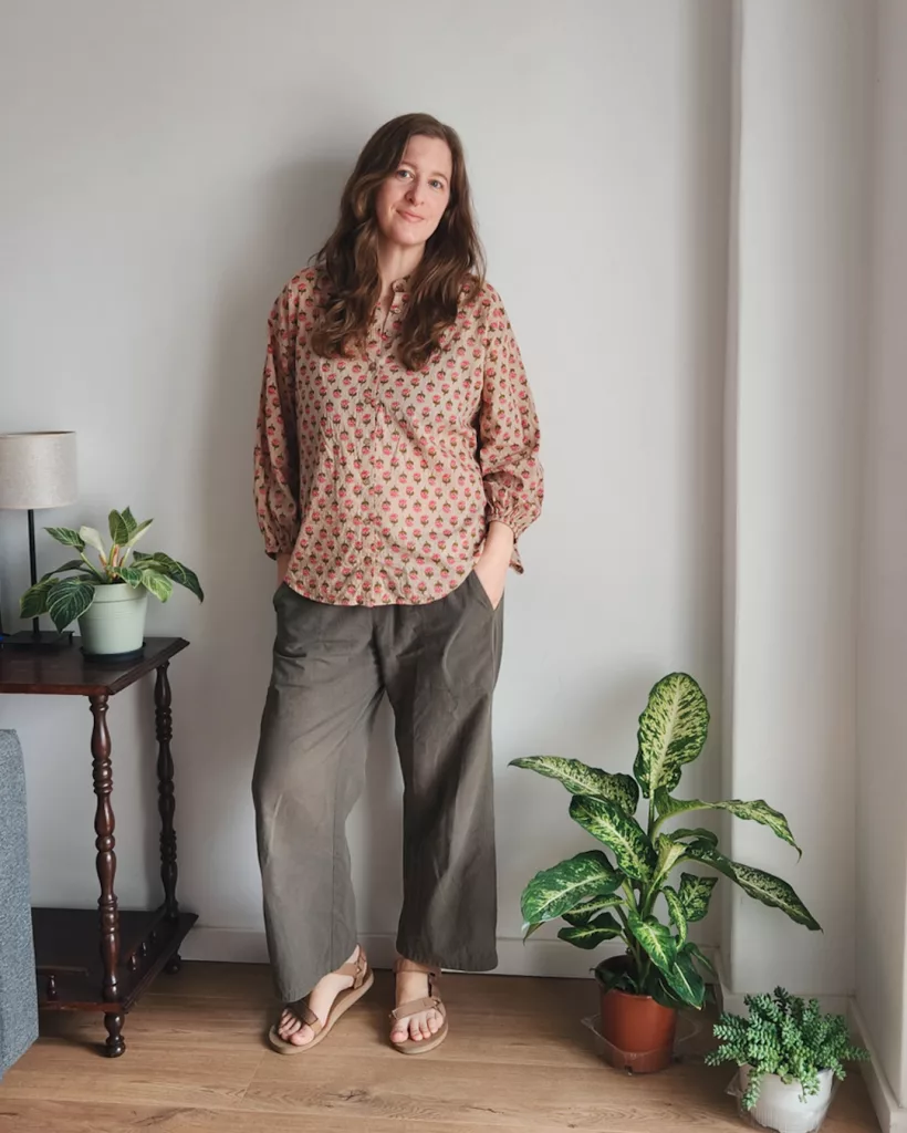 Cornell Shirt by Elbe Textiles (with gathered sleeves) | The Sewing Things Blog