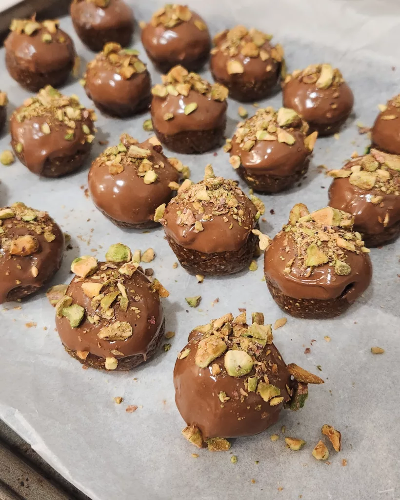 Date Balls | The Sewing Things Blog