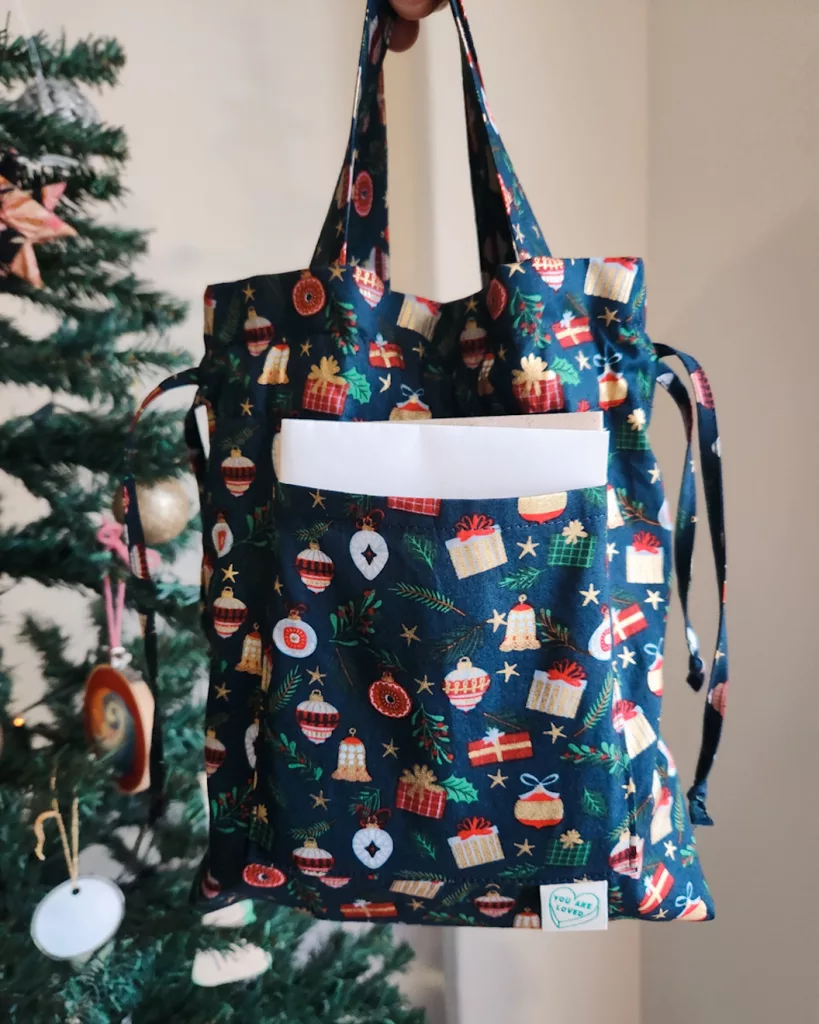 Wholecloth Drawstring Gift Tote | The Sewing Things Blog