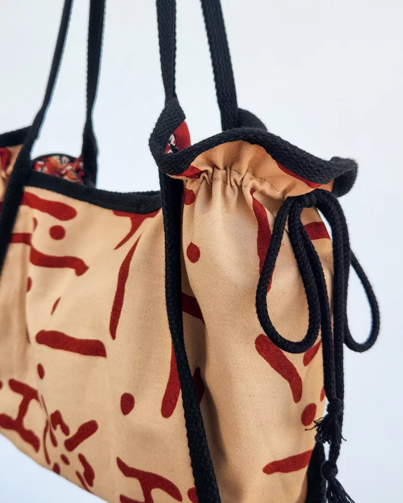 Sewlala Freya Tote and Laura Pouch | The Sewing Things Blog