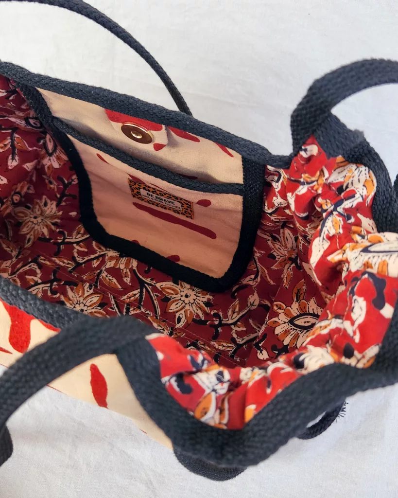 Sewlala Freya Tote and Laura Pouch | The Sewing Things Blog
