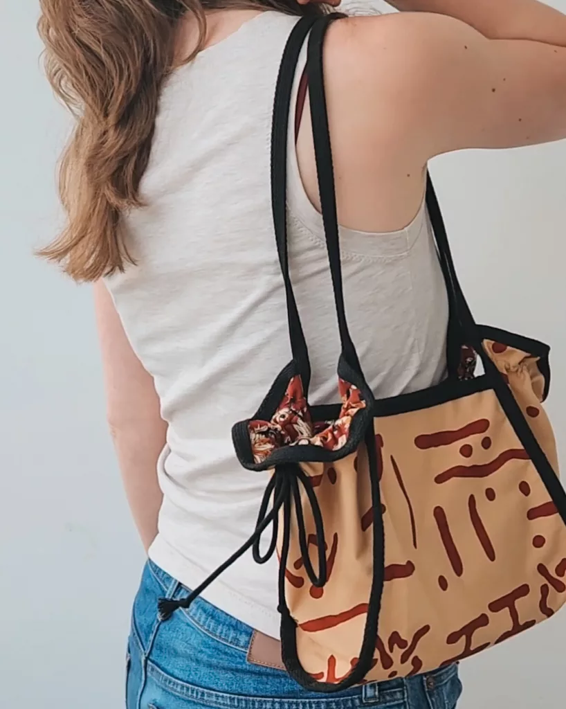 Sewlala Freya Tote and Laura Pouch | The Sewing Things Blog